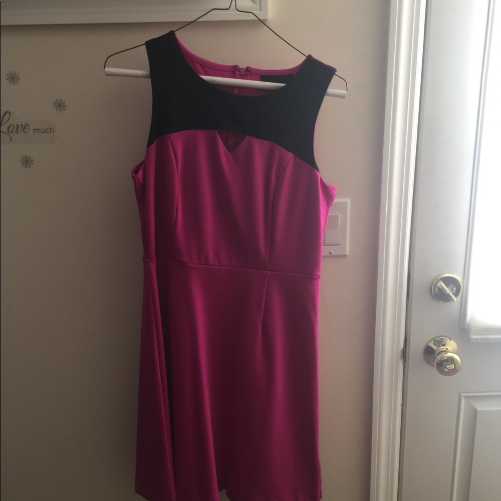 Dress - Picture 2 of 4
